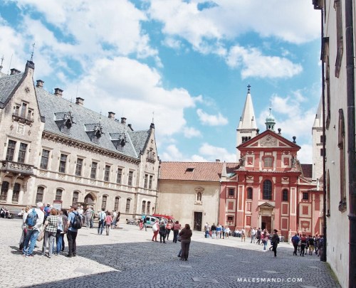 prague-gothic-building