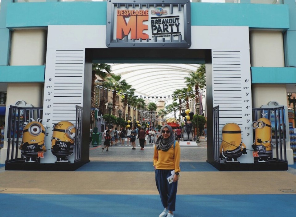 front-gate-minion-uss