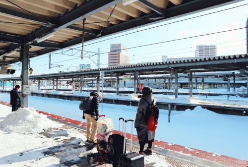 japan-train-station